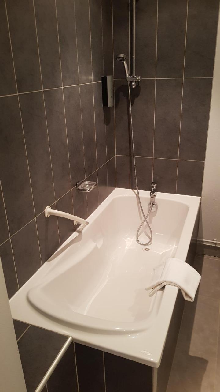 Hotel Logis Des Deux Forts 3*